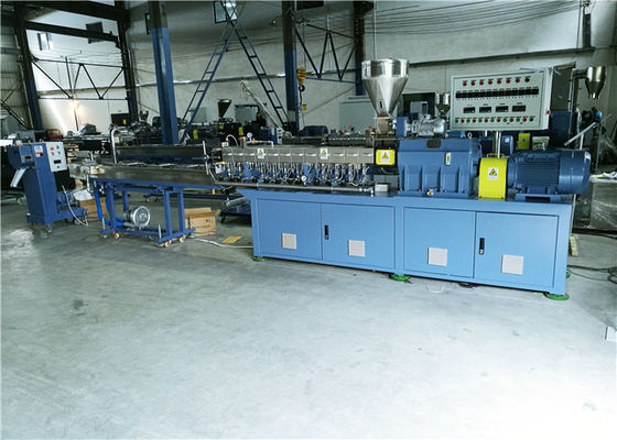 China Extrusor de tornillo gemelo cónico con el sistema de la granulación del filamento para Masterbatch proveedor