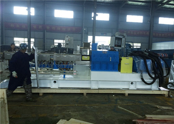 China Extrusor de tornillo doble durable para LLDPE y el color Masterbatch 400kg/hr proveedor