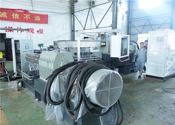 China extrusor de dos fases 600kg/hr para el sistema de granulación del PVC con el sistema de la granulación proveedor